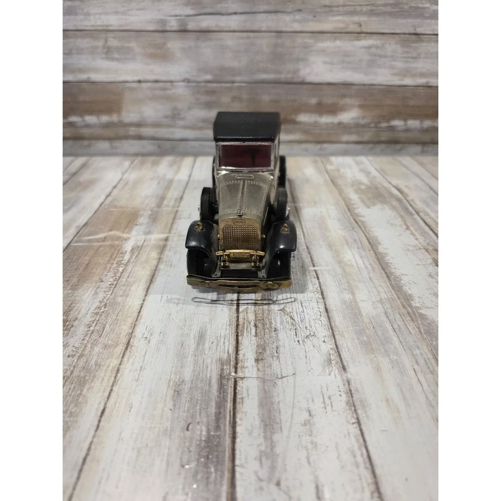 Vintage 1928 Lincoln‎ Model Car Silver Black Radio Music Made in Hong Kong READ